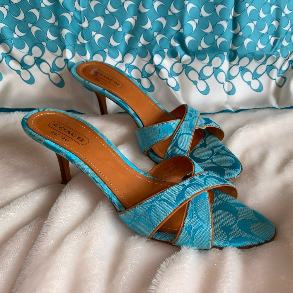 RARE VINTAGE COACH CIARA HEELS - Picture 8 of 9
